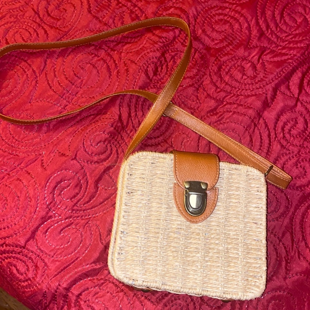 Brown straw purse
